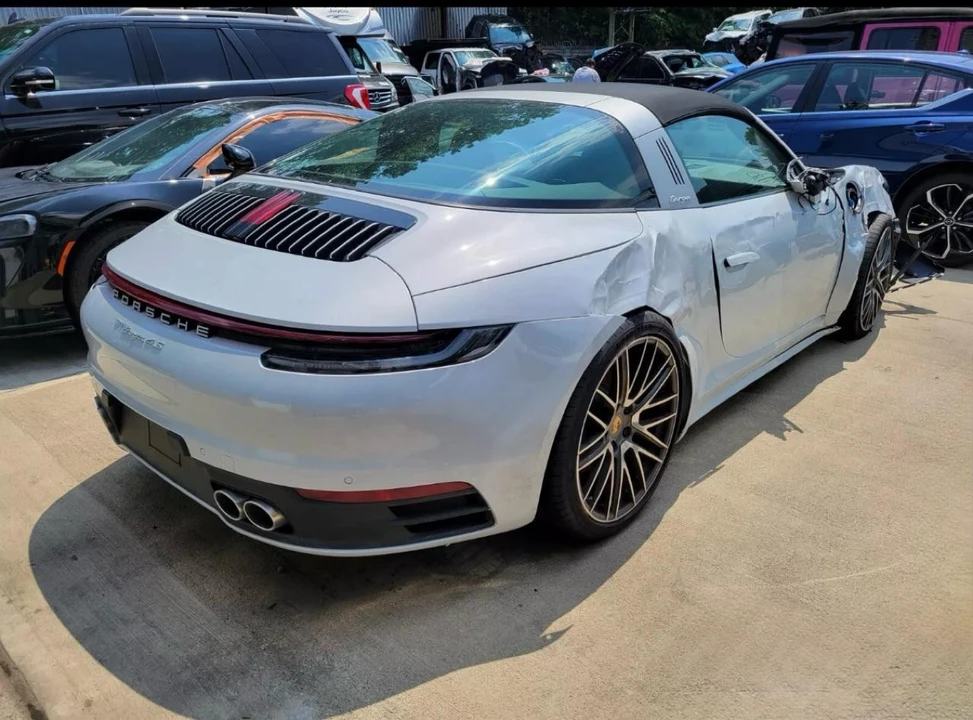 2024 Porsche 992 Carrera 4S - Image 20 of 31