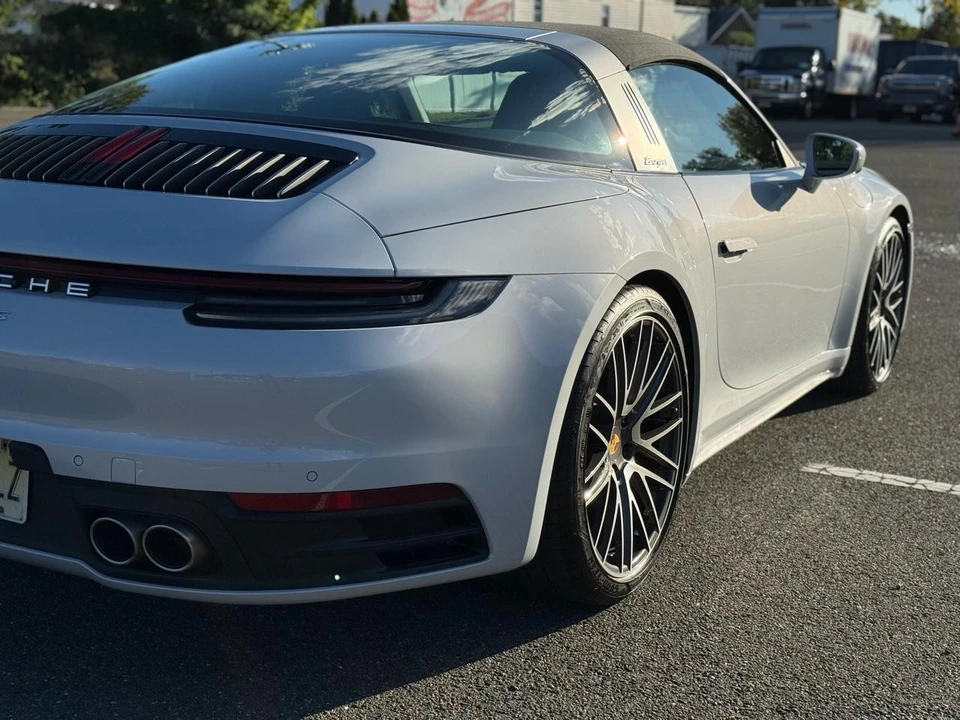 2024 Porsche 992 Carrera 4S - Image 6 of 31