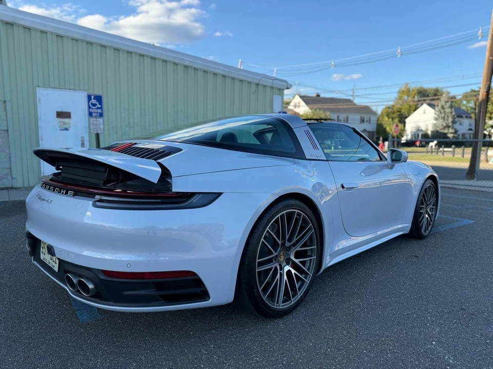 2024 Porsche 992 Carrera 4S - Image 18 of 31
