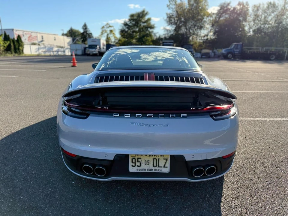 2024 Porsche 992 Carrera 4S - Image 12 of 31