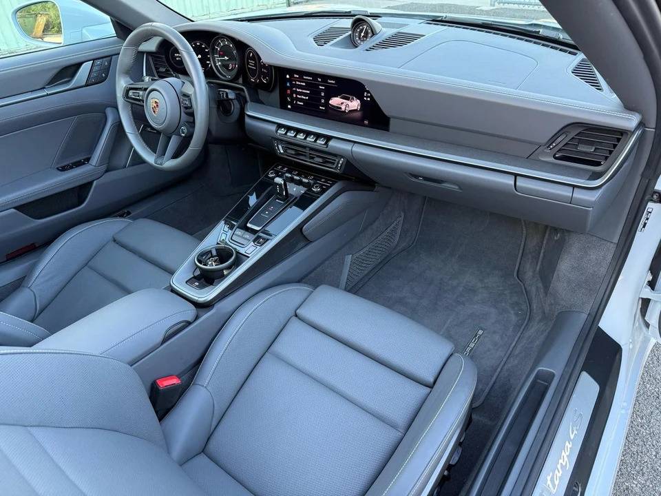 2024 Porsche 992 Carrera 4S - Image 26 of 31
