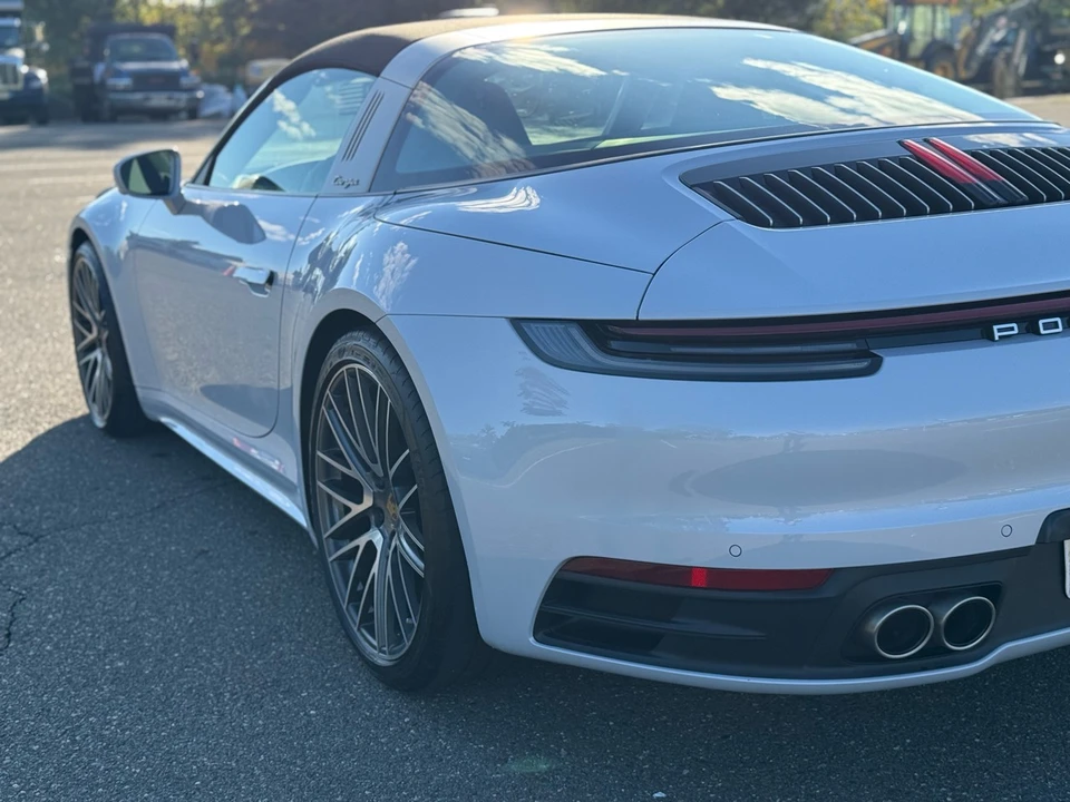 2024 Porsche 992 Carrera 4S - Image 12 of 21