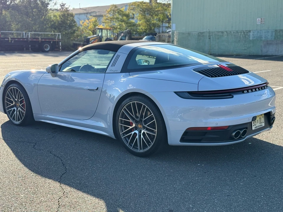 2024 Porsche 992 Carrera 4S - Image 7 of 21