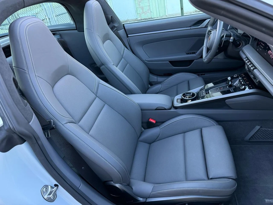 2024 Porsche 992 Carrera 4S - Image 27 of 31