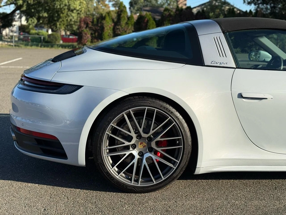 2024 Porsche 992 Carrera 4S - Image 7 of 31