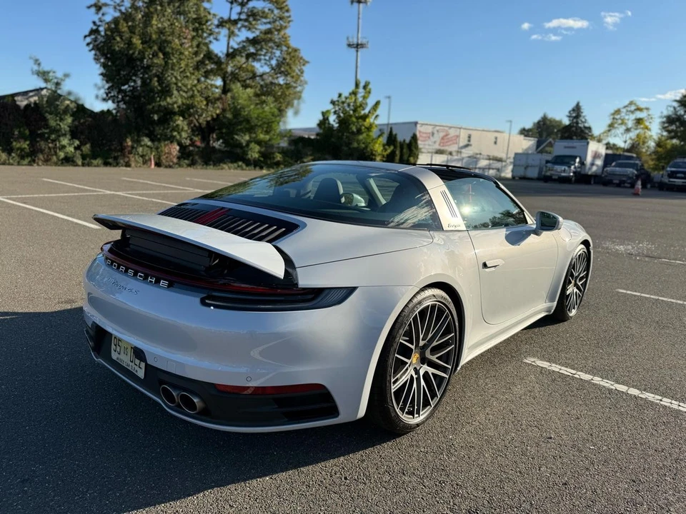 2024 Porsche 992 Carrera 4S - Image 13 of 31