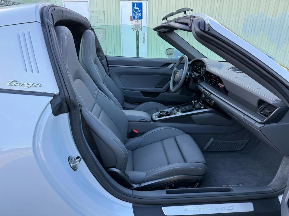 2024 Porsche 992 Carrera 4S - Image 28 of 31