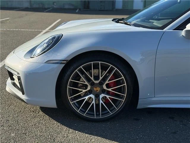 2024 Porsche 992 Carrera 4S - Image 9 of 21