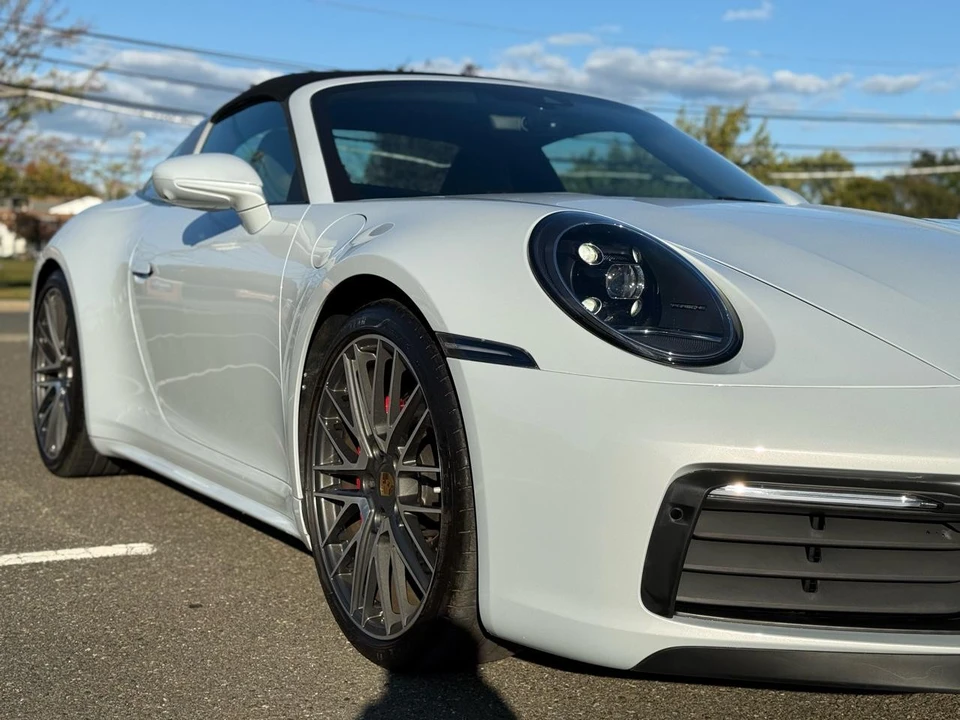 2024 Porsche 992 Carrera 4S - Image 9 of 31