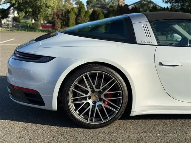 2024 Porsche 992 Carrera 4S - Image 14 of 21