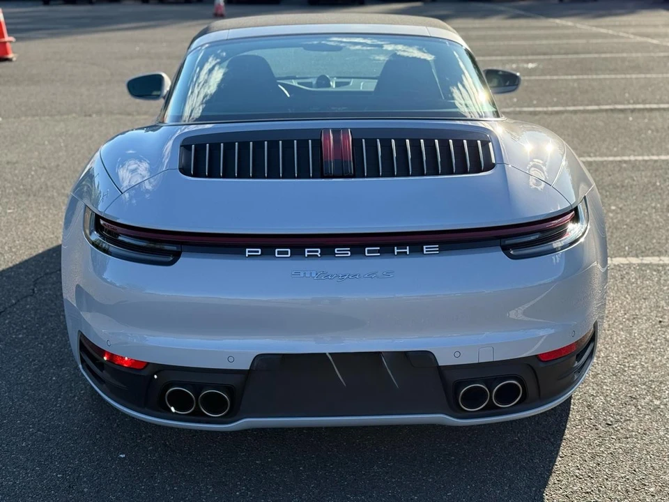 2024 Porsche 992 Carrera 4S - Image 5 of 31