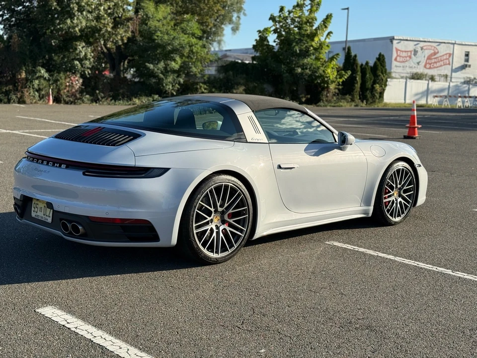 2024 Porsche 992 Carrera 4S - Image 5 of 21