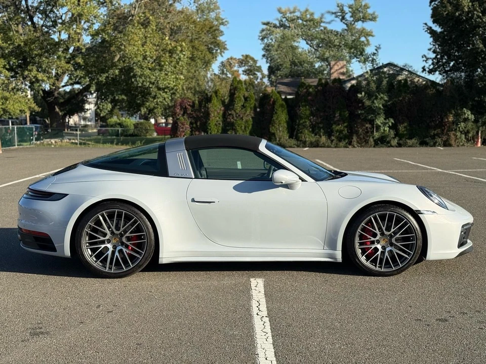 2024 Porsche 992 Carrera 4S - Image 3 of 31