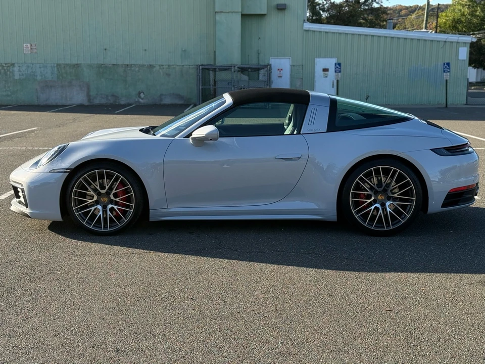2024 Porsche 992 Carrera 4S - Image 8 of 21