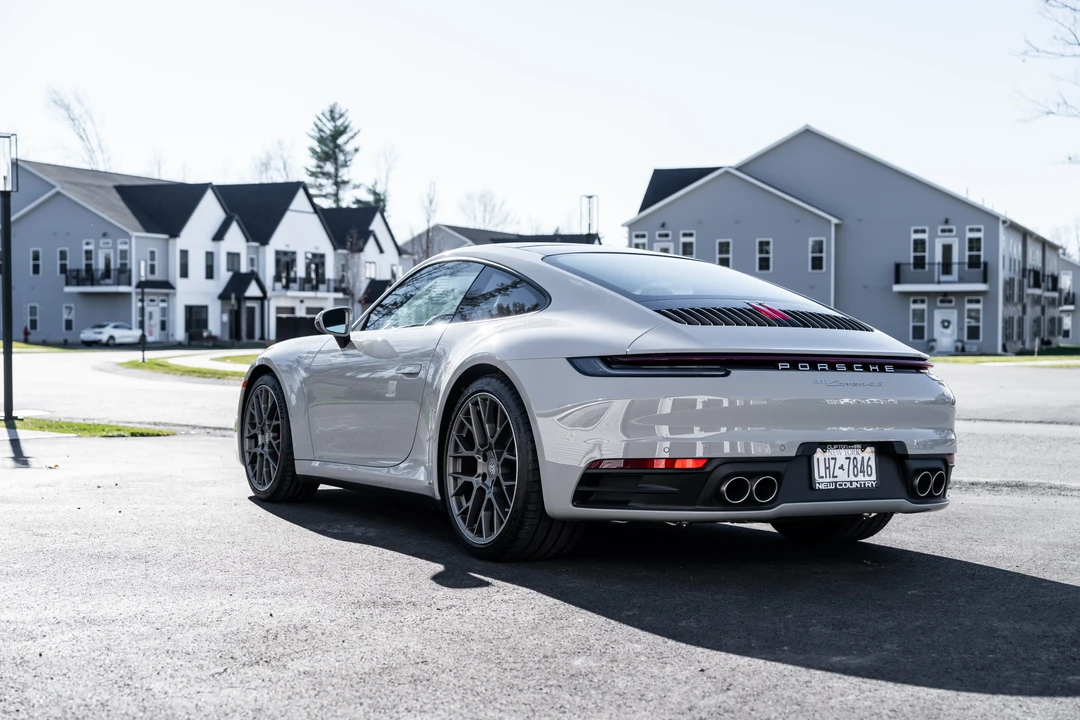 2024 Porsche 992 Carrera 4S - Image 17 of 31