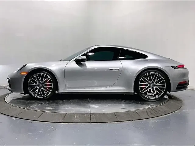 2024 Porsche 911 - Image 14 of 31