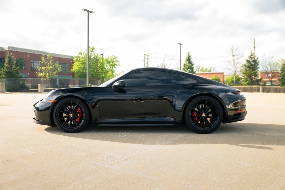 2024 Porsche 992 Carrera 4S - Image 9 of 31