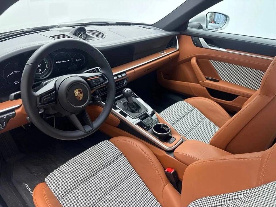 2024 Porsche 992 Carrera 4S - Image 4 of 4