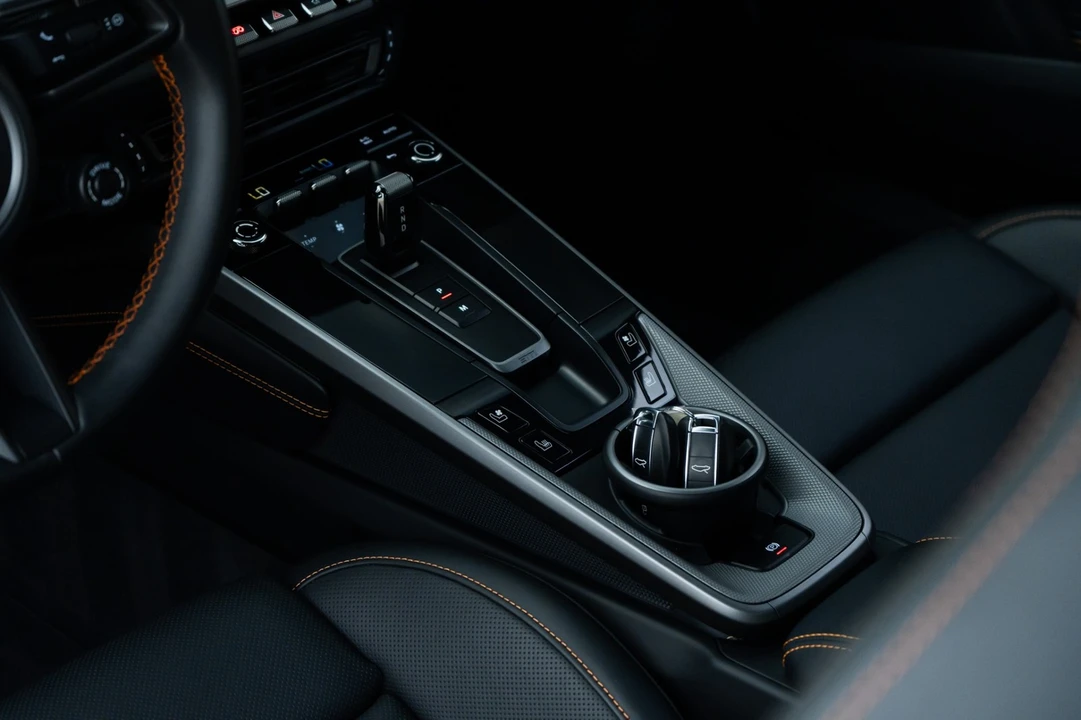 2024 Porsche 992 Carrera 4S - Image 21 of 31