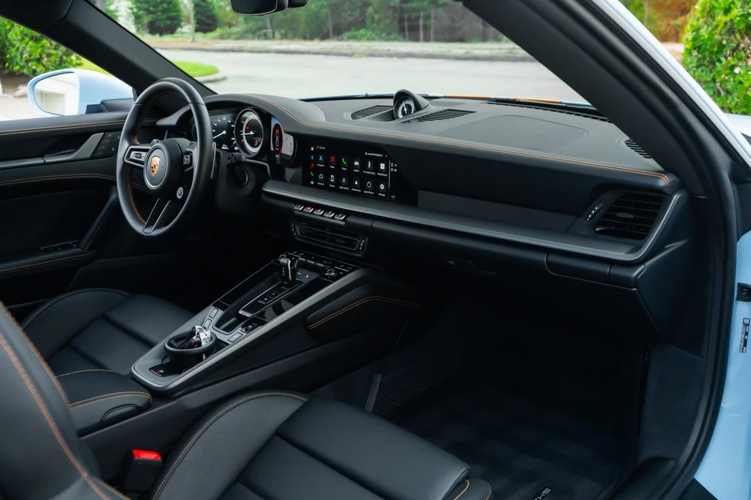 2024 Porsche 992 Carrera 4S - Image 17 of 31