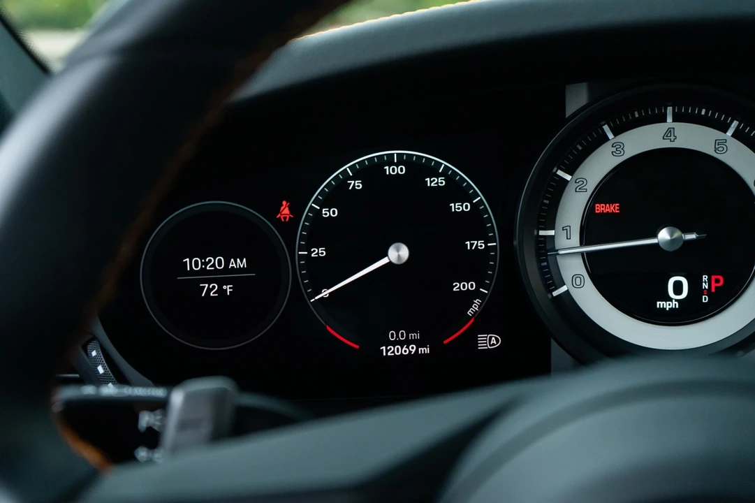 2024 Porsche 992 Carrera 4S - Image 12 of 31