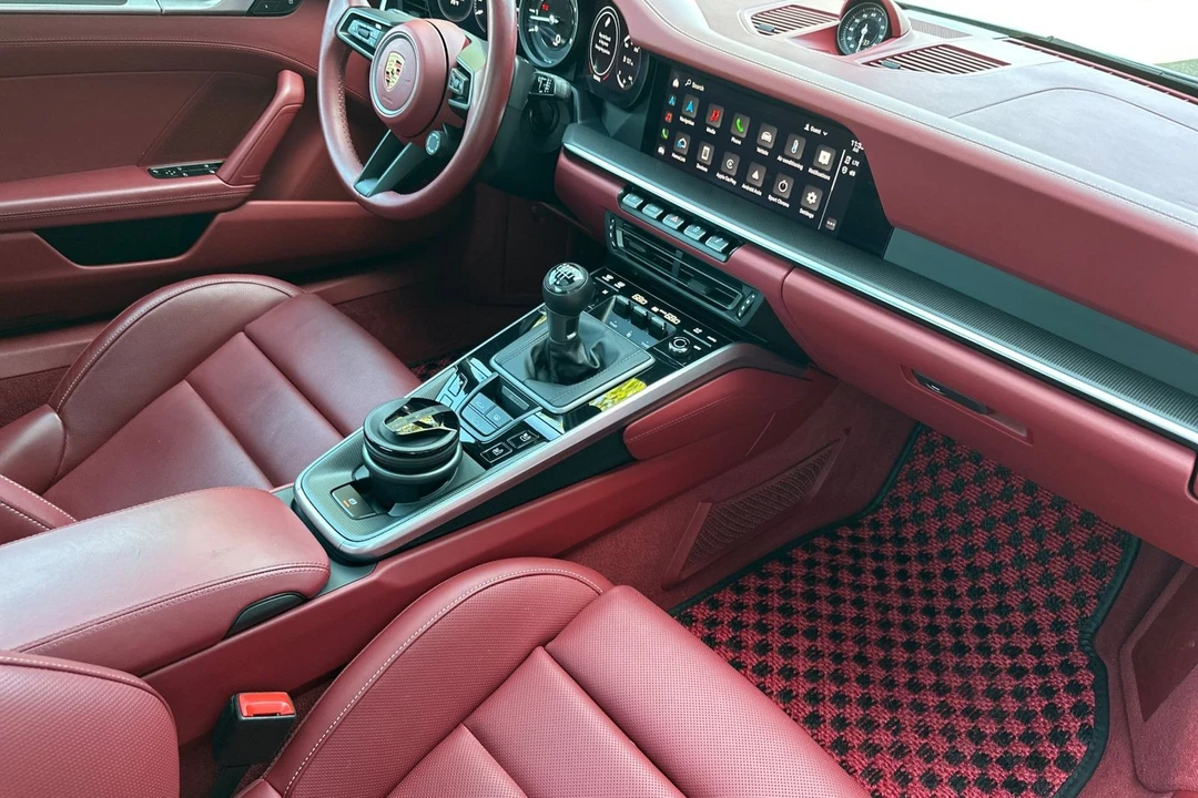 2024 Porsche - Image 17 of 31