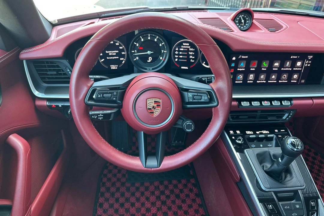 2024 Porsche 992 Carrera 4S - Image 16 of 31