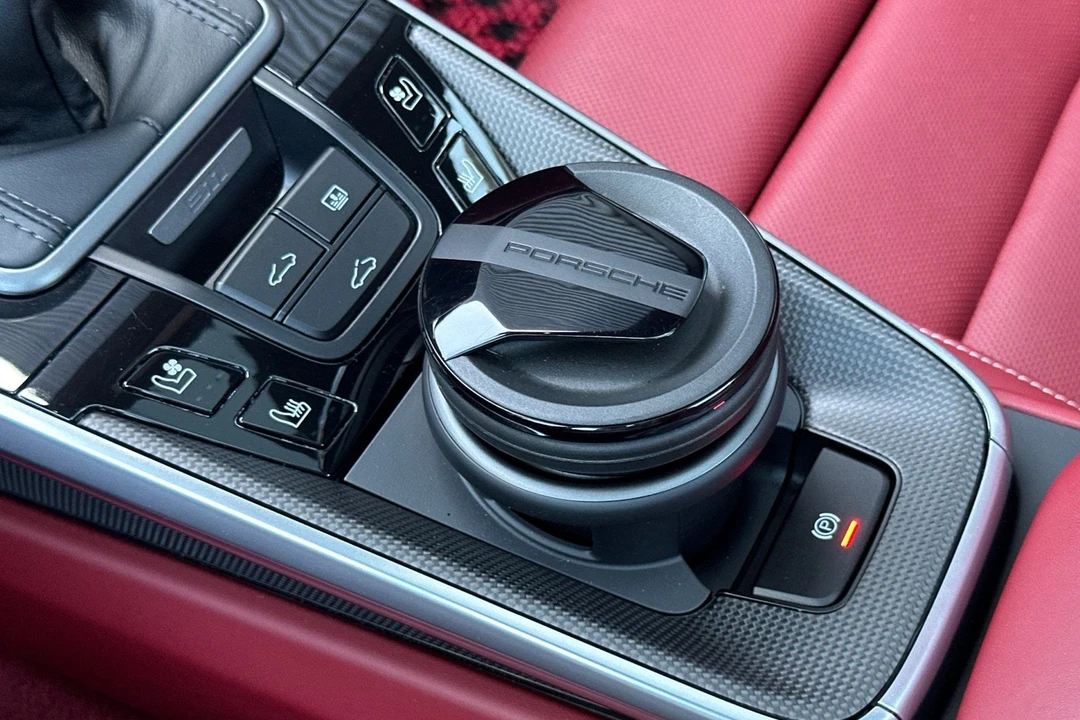 2024 Porsche 992 Carrera 4S - Image 25 of 31