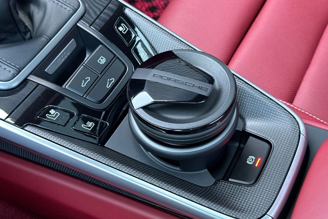 2024 Porsche - Image 25 of 31