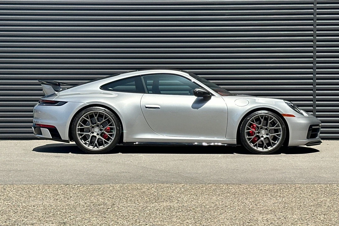2024 Porsche 992 Carrera 4S - Image 9 of 31