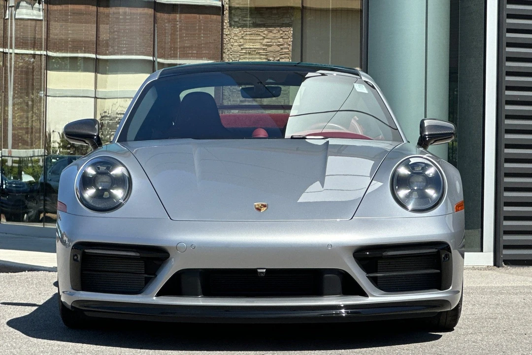 2024 Porsche 992 Carrera 4S - Image 11 of 31