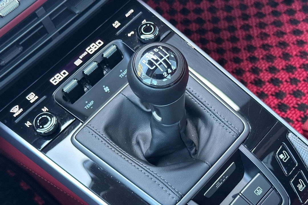 2024 Porsche 992 Carrera 4S - Image 27 of 31