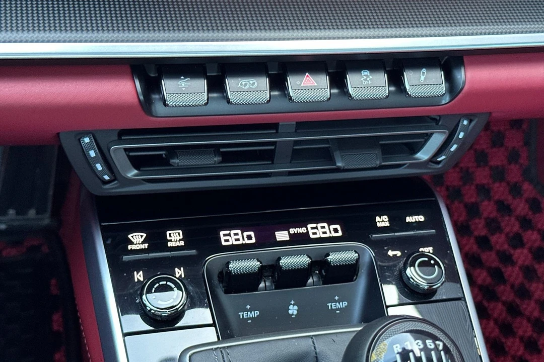 2024 Porsche - Image 24 of 31
