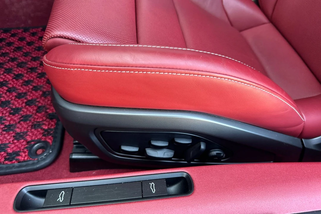 2024 Porsche - Image 14 of 31