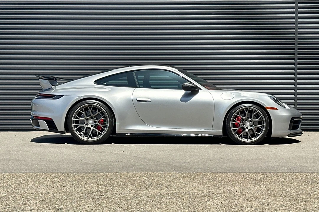 2024 Porsche - Image 9 of 31