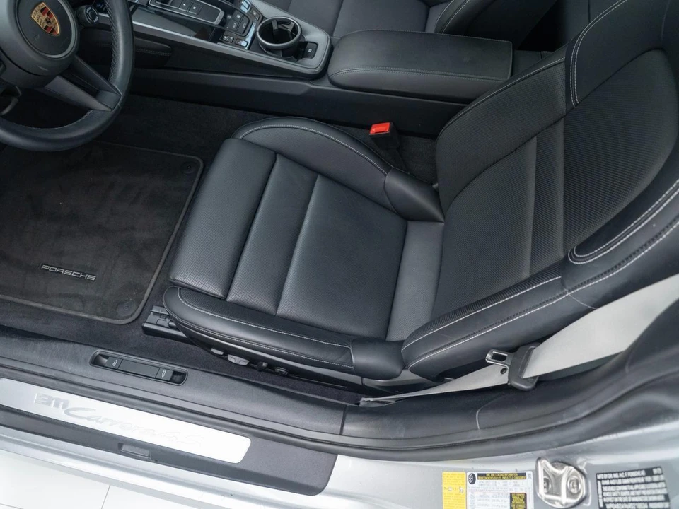 2024 Porsche 992 Carrera 4S - Image 17 of 31