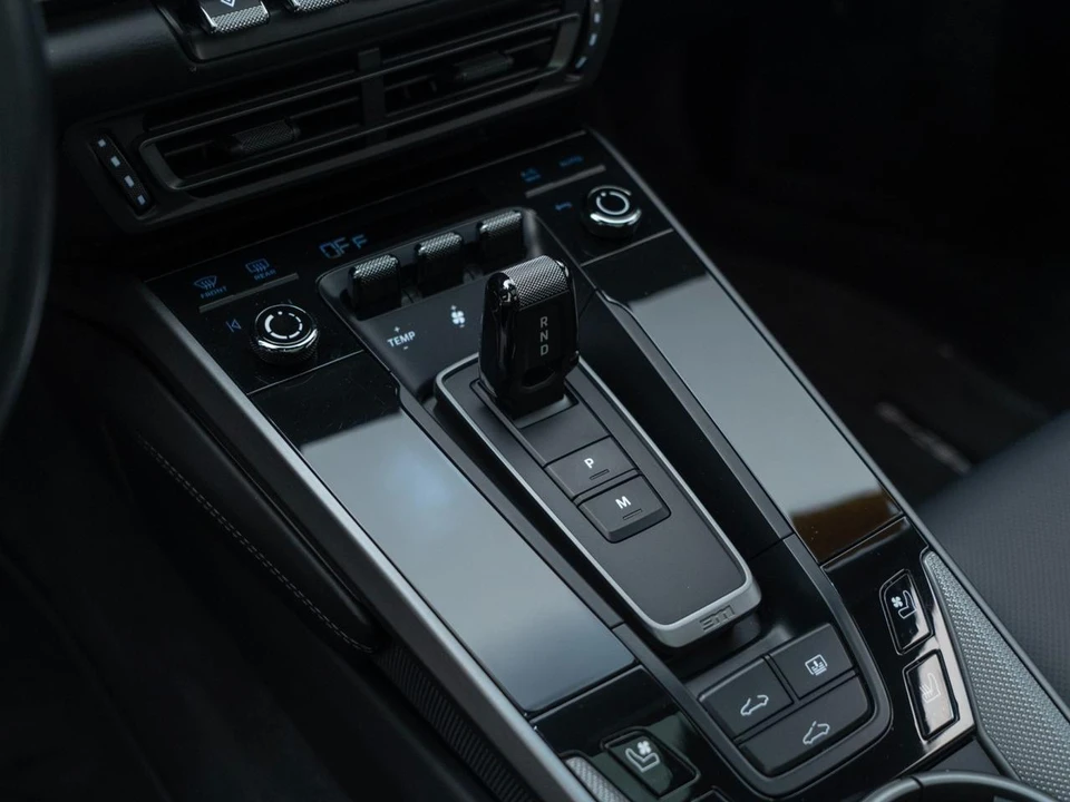 2024 Porsche 992 Carrera 4S - Image 28 of 31