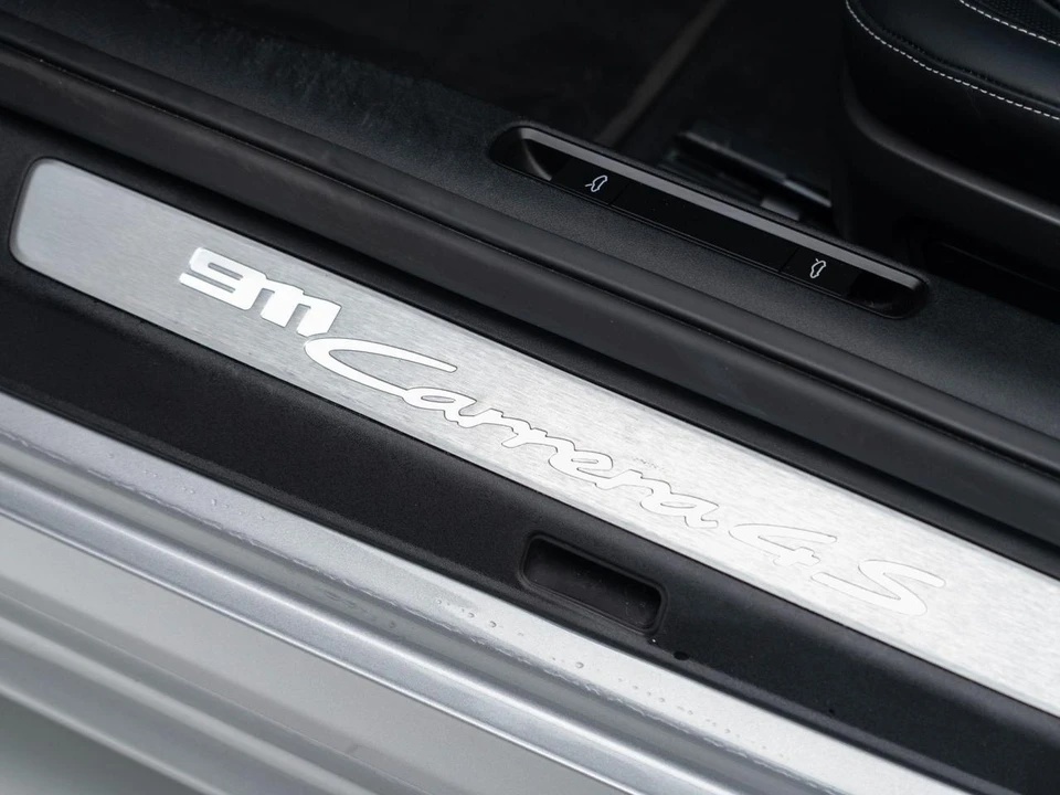 2024 Porsche 992 Carrera 4S - Image 15 of 31