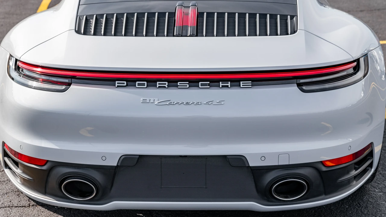 2024 Porsche 992 Carrera 4S - Image 29 of 31