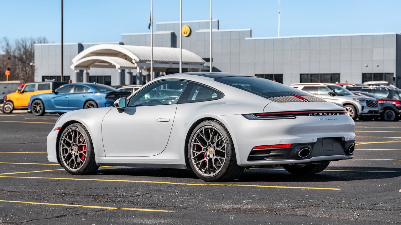 2024 Porsche 992 Carrera 4S - Image 8 of 31