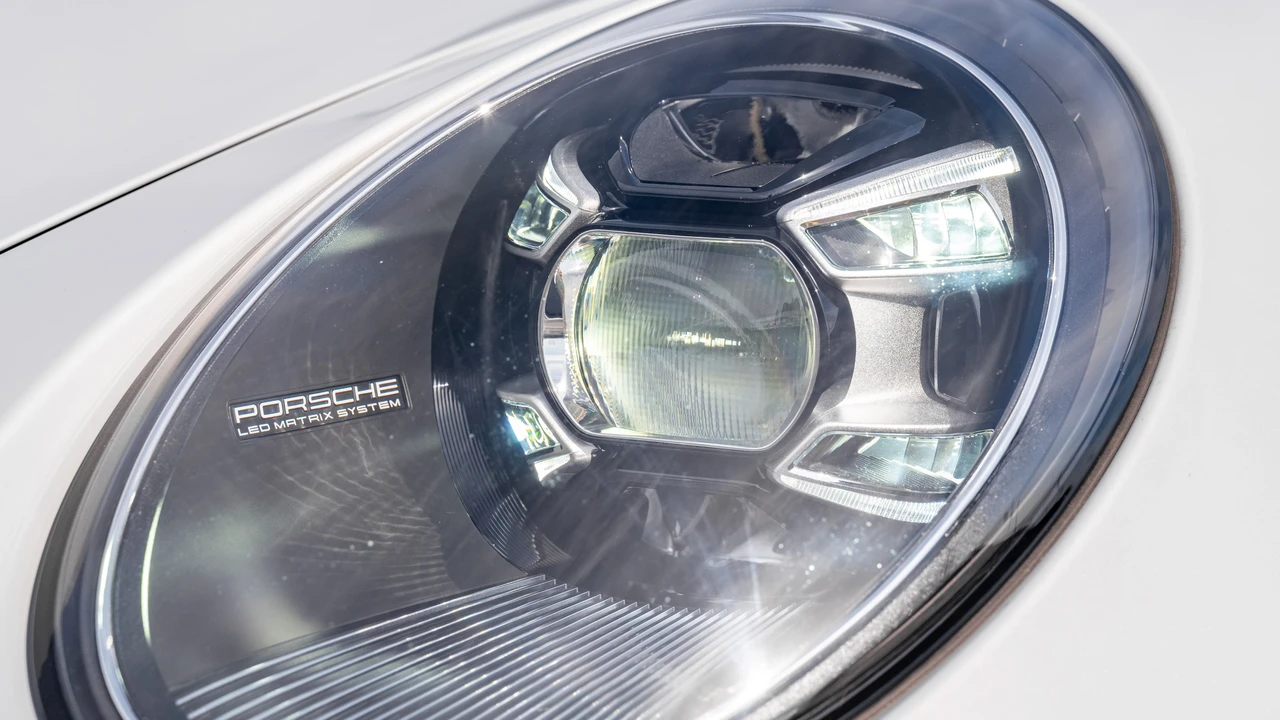 2024 Porsche 992 Carrera 4S - Image 28 of 31