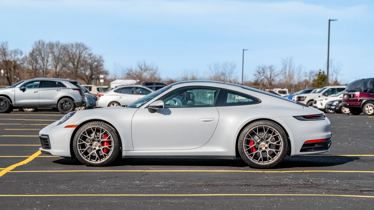 2024 Porsche 992 Carrera 4S - Image 9 of 31