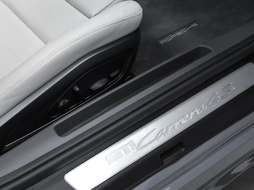 2024 Porsche 992 Carrera 4S - Image 27 of 31