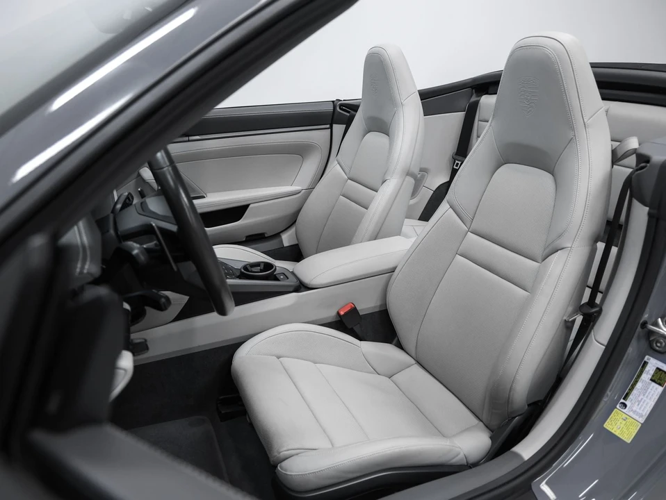 2024 Porsche 992 Carrera 4S - Image 5 of 31