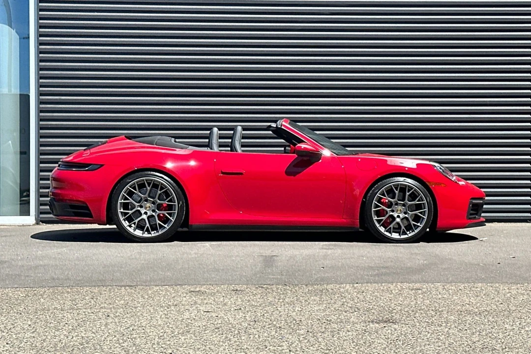 2024 Porsche 992 Carrera 4S - Image 9 of 31