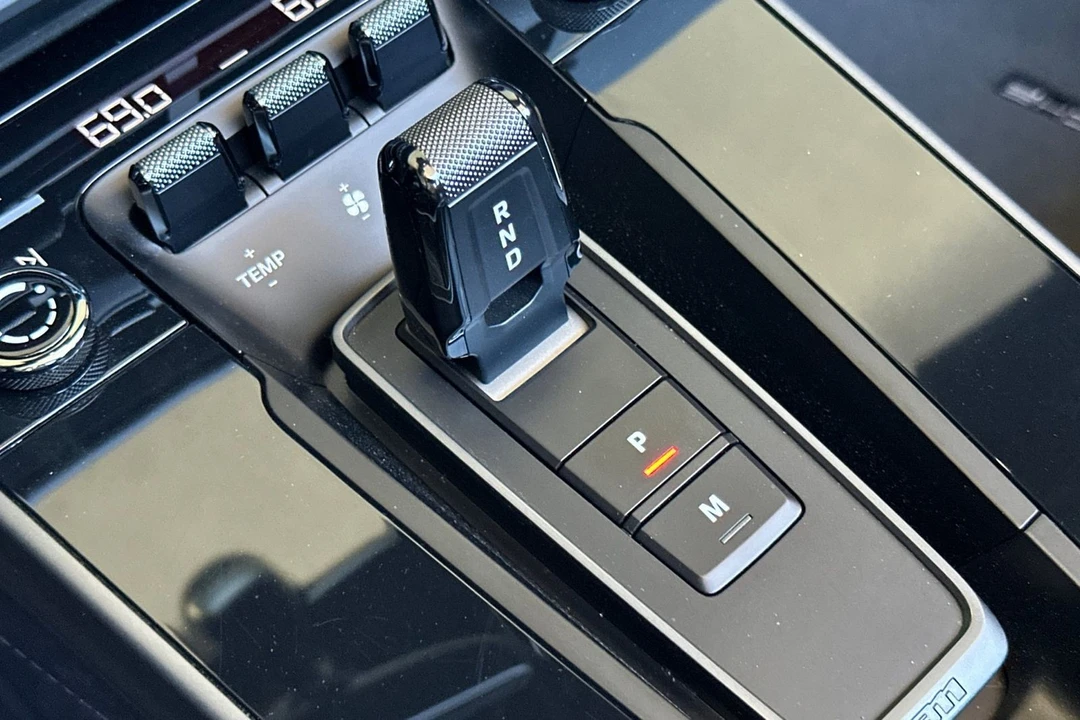 2024 Porsche 992 Carrera 4S - Image 28 of 31