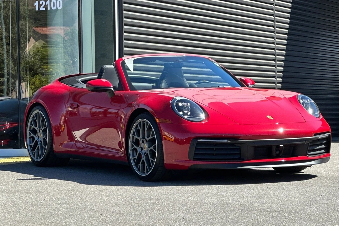 2024 Porsche 992 Carrera 4S - Image 10 of 31