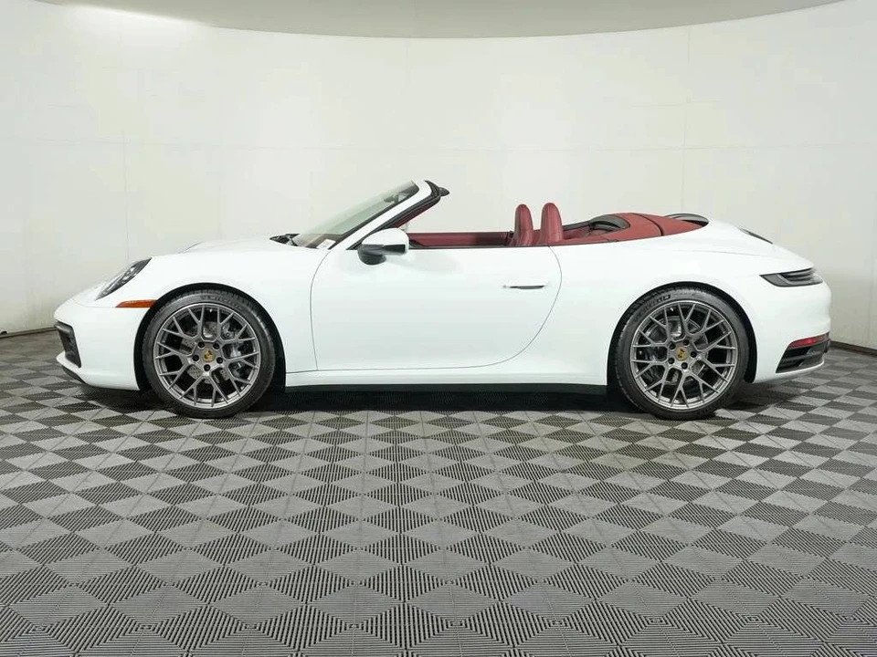 2024 Porsche 992 Carrera - Image 2 of 5
