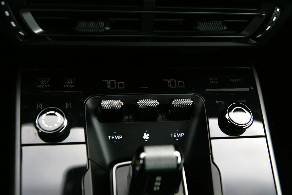 2024 Porsche 992 Carrera - Image 19 of 20