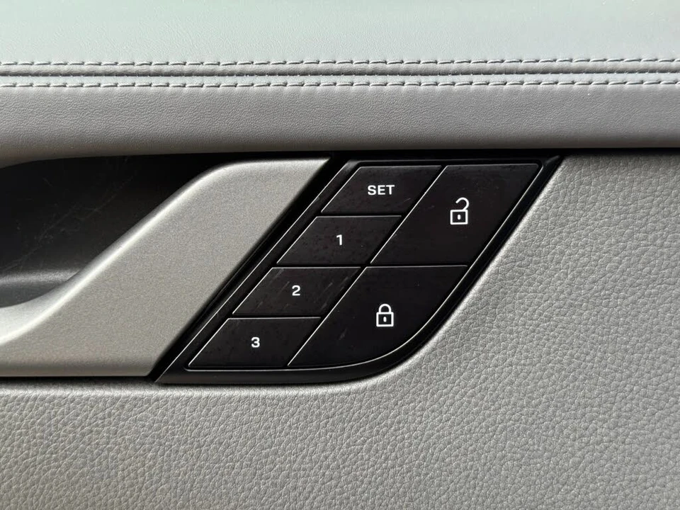 2024 Porsche 992 Carrera - Image 16 of 31